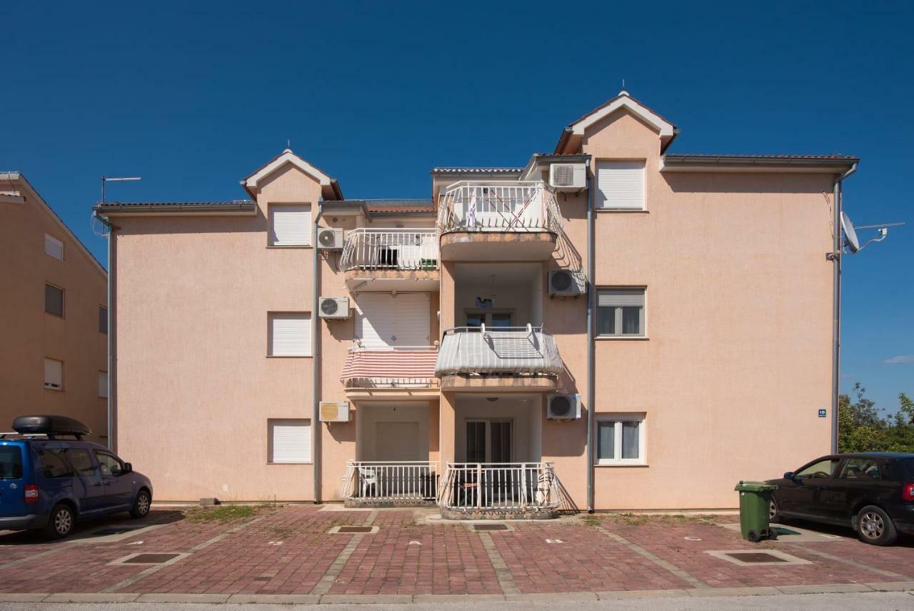 Апартаменты Vodice-Srima Экстерьер фото